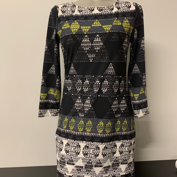 BCBG Dresses & Skirts - BCBG Maxazria Black & White Patterned Shift Dress